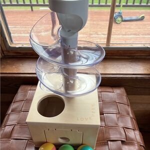 LOVEVERY Slide and Seek Ball Run